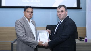 Председатель Следственного комитета РА встретился с Послом Индии и следователями, прошедшими переподготовку в Индии